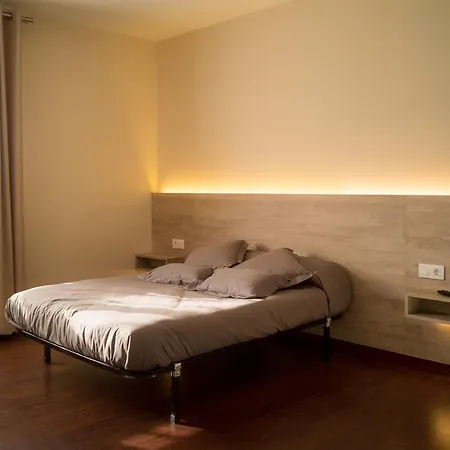 - Habitacions I Ξενοδοχείο 2*
