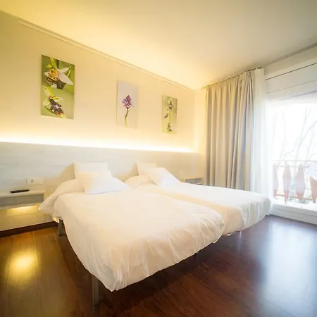 - Habitacions I Hotel 2*