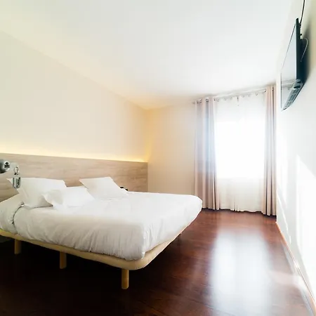 - Habitacions I 2*
