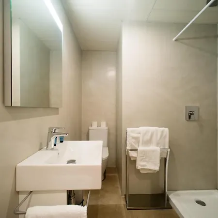 - Habitacions I Hotel 2*