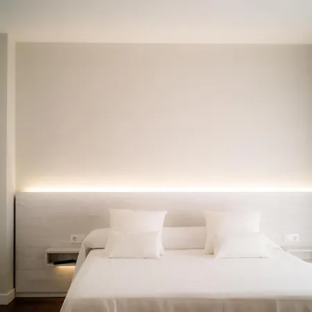 - Habitacions I Hotel 2*